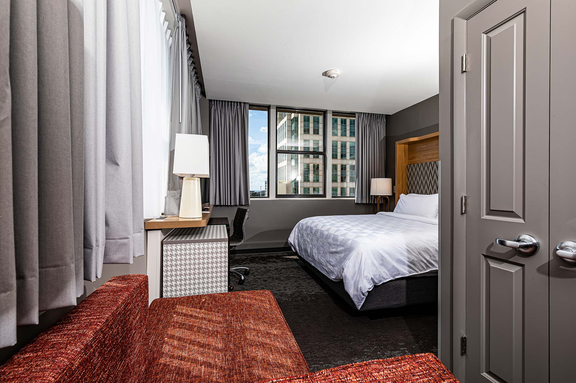 Gallery-IMG-Holiday-Inn-10.jpg