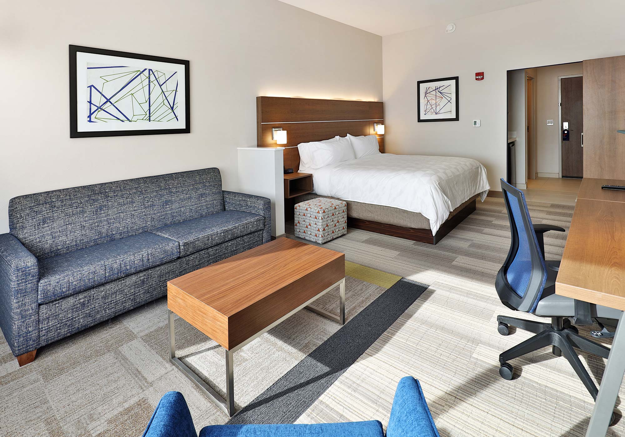 Gallery-IMG-Holiday-Inn-Express-2.jpg