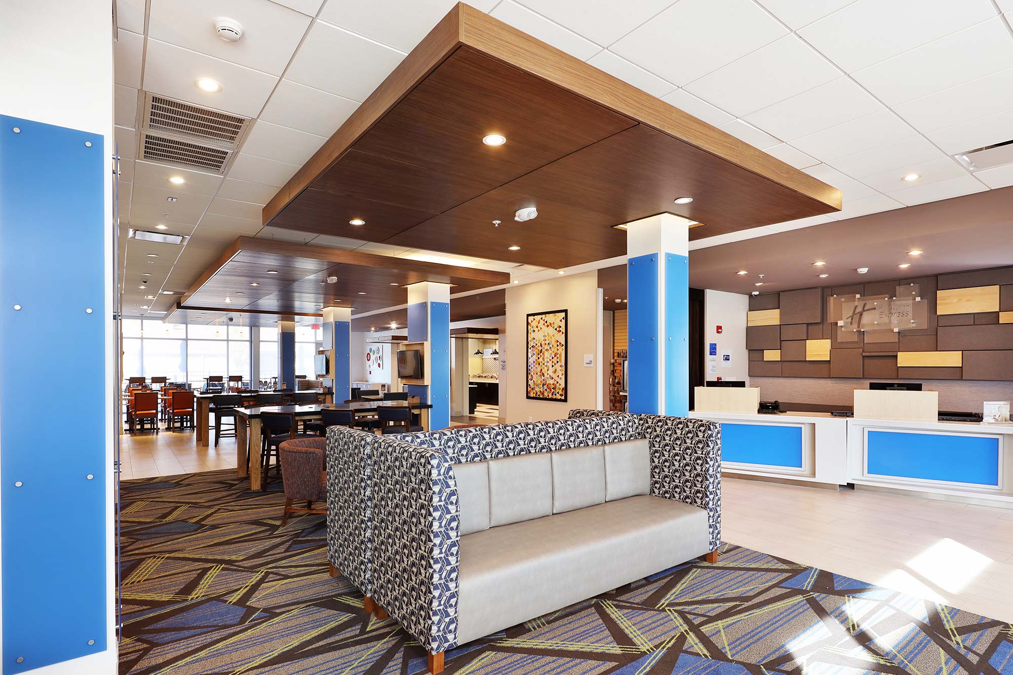Gallery-IMG-Holiday-Inn-Express-4.jpg